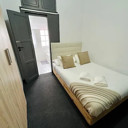 Cost - Close To The Alameda And Arroios Metro Stations In * Lisboa