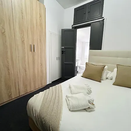 Cost - Close To The Alameda And Arroios Metro Stations In *