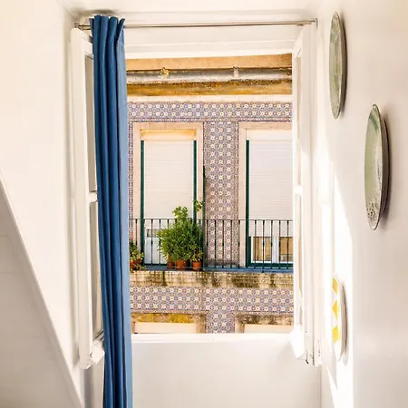 Cost - Close To The Alameda And Arroios Metro Stations In Casa de hóspedes *