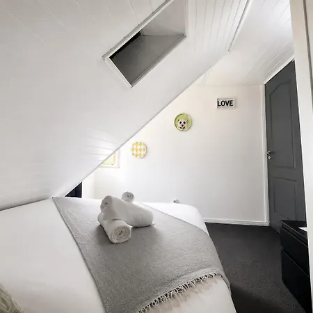 Casa de hóspedes Cost - Close To The Alameda And Arroios Metro Stations In