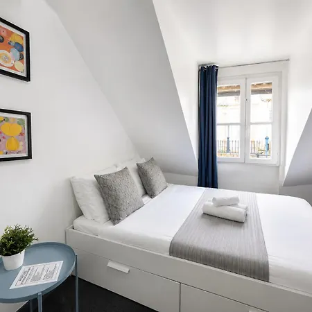 Cost - Close To The Alameda And Arroios Metro Stations In Lizbona