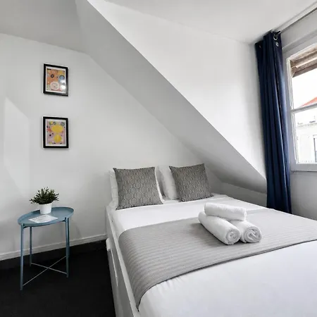 Cost - Close To The Alameda And Arroios Metro Stations In