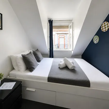 Cost - Close To The Alameda And Arroios Metro Stations In Casa de hóspedes