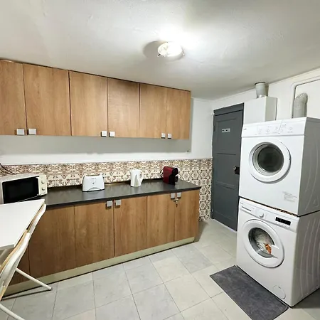 Cost - Close To The Alameda And Arroios Metro Stations In