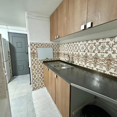 Cost - Close To The Alameda And Arroios Metro Stations In Casa de hóspedes *